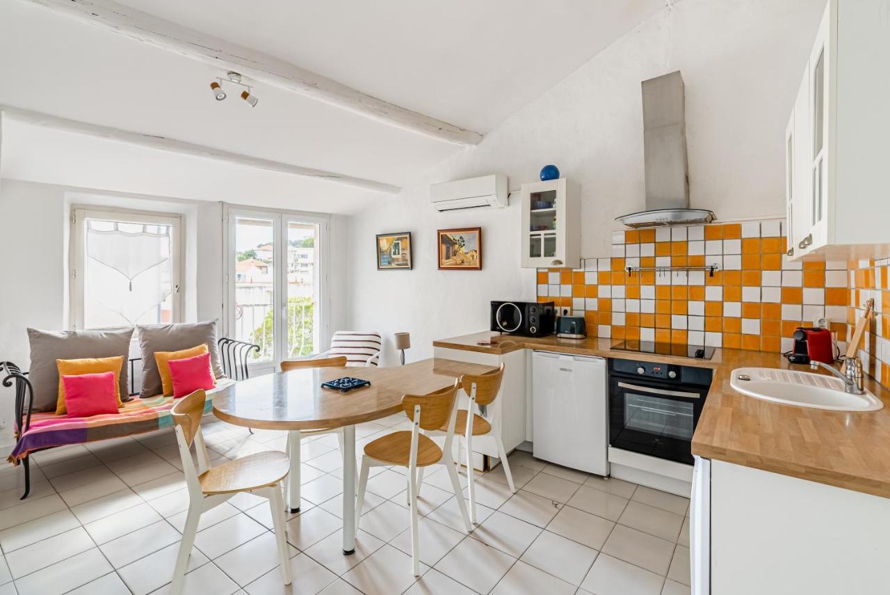 Le Clocher Par Dodo-A-Cassis Luaran gambar