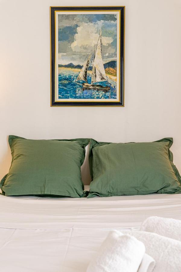 Le Clocher Par Dodo-A-Cassis Luaran gambar