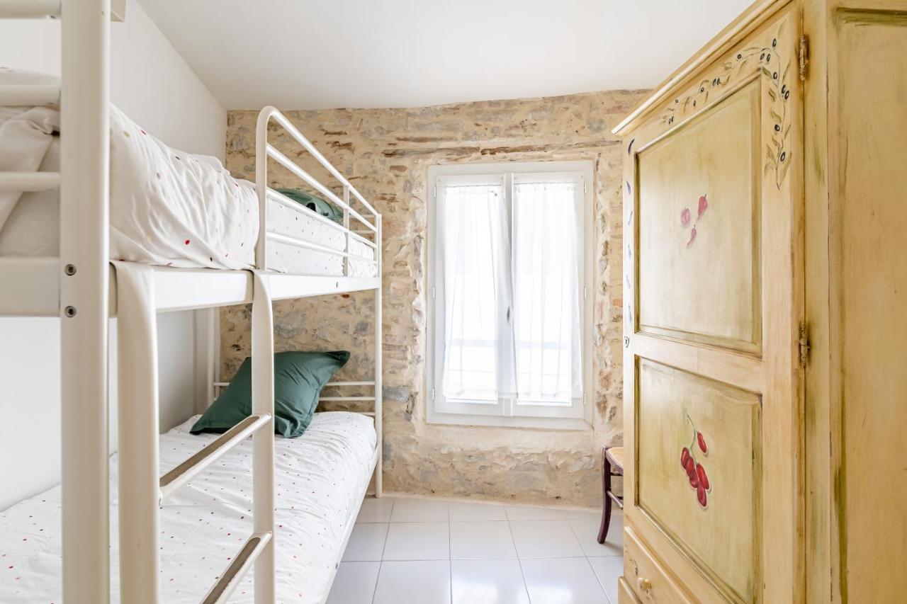 Le Clocher Par Dodo-A-Cassis Luaran gambar
