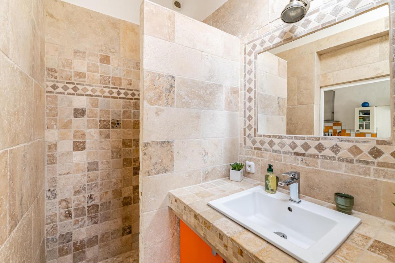 Le Clocher Par Dodo-A-Cassis Luaran gambar