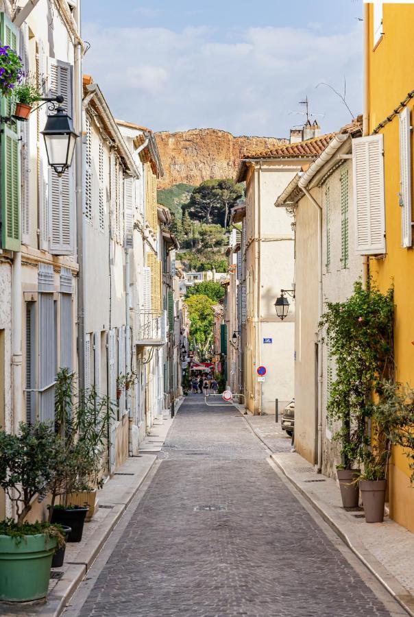 Le Clocher Par Dodo-A-Cassis Luaran gambar